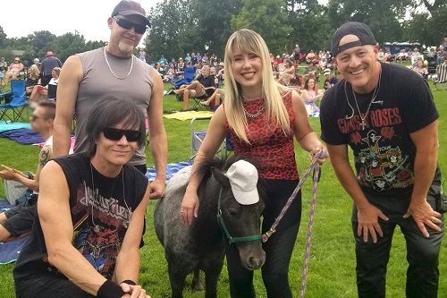 A pony showed up!